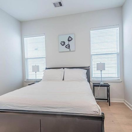 Charming 3-Bedroom Luxury Home Near Downtown, Nrg, Galleria & Medical Center Хьюстон Экстерьер фото