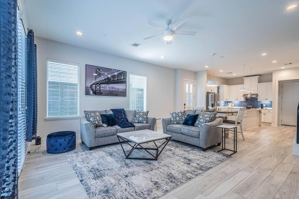Charming 3-Bedroom Luxury Home Near Downtown, Nrg, Galleria & Medical Center Хьюстон Экстерьер фото
