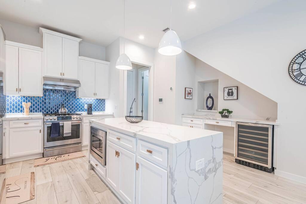Charming 3-Bedroom Luxury Home Near Downtown, Nrg, Galleria & Medical Center Хьюстон Экстерьер фото